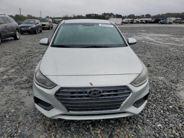 3KPC24A30JE030826 - 2018 HYUNDAI ACCENT SE GRAY photo 5