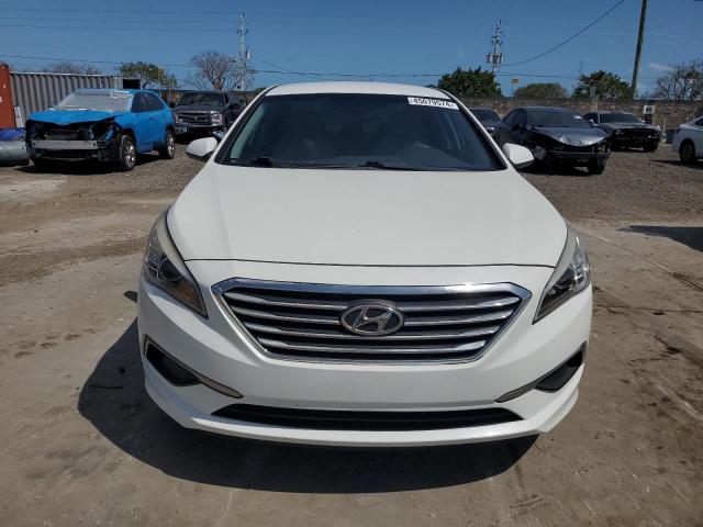 5NPE24AF7GH328054 - 2016 HYUNDAI SONATA SE WHITE photo 5