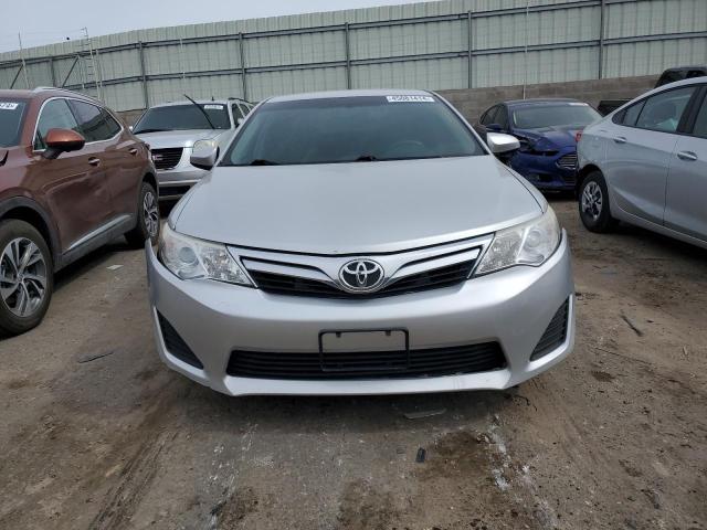 4T4BF1FK8CR223049 - 2012 TOYOTA CAMRY BASE SILVER photo 5