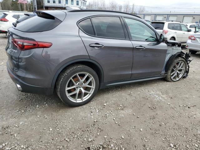 ZASFAKNN6J7B63307 - 2018 ALFA ROMEO STELVIO TI SPORT GRAY photo 3