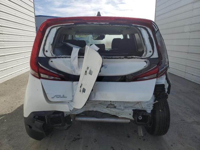 KNDJ23AU6N7159377 - 2022 KIA SOUL LX WHITE photo 6