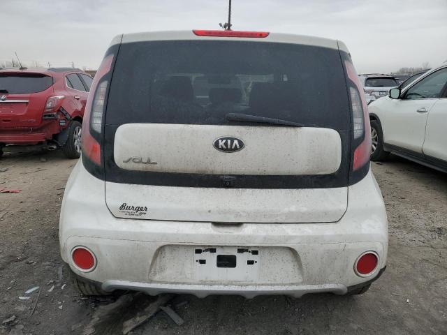 KNDJP3A59J7536188 - 2018 KIA SOUL + WHITE photo 6