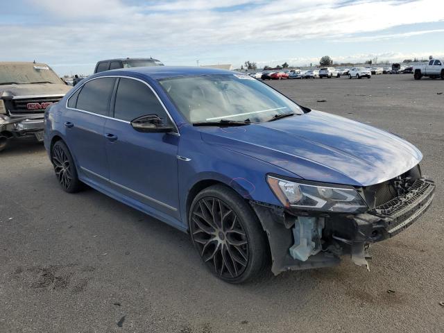 1VWDT7A33HC015268 - 2017 VOLKSWAGEN PASSAT R-LINE Blau Foto 4