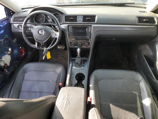 1VWDT7A33HC015268 - 2017 VOLKSWAGEN PASSAT R-LINE Blau Foto 8