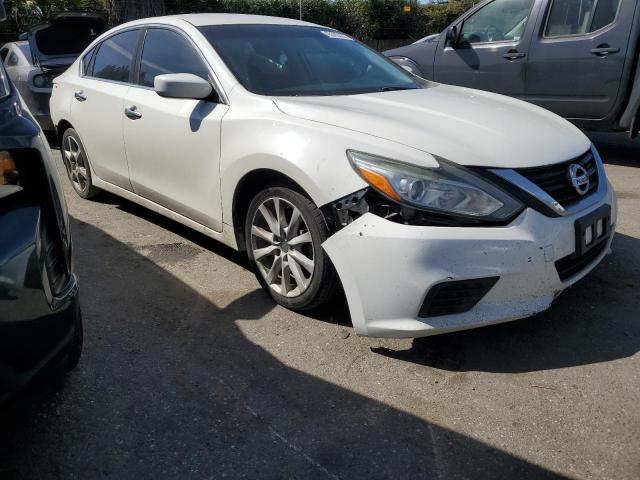 1N4AL3AP7GC212708 - 2016 NISSAN ALTIMA 2.5 WHITE photo 4