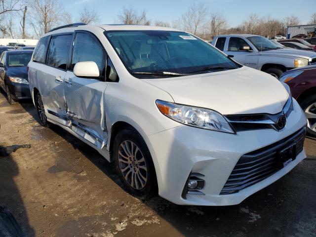 5TDYZ3DC4KS977477 - 2019 TOYOTA SIENNA XLE WHITE photo 4