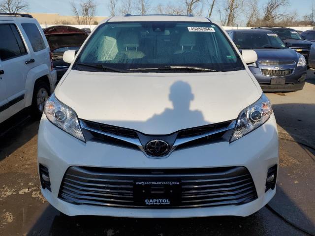 5TDYZ3DC4KS977477 - 2019 TOYOTA SIENNA XLE WHITE photo 5