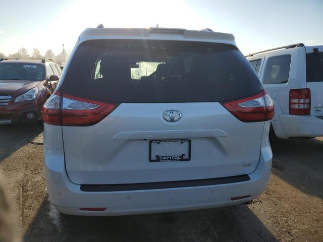 5TDYZ3DC4KS977477 - 2019 TOYOTA SIENNA XLE WHITE photo 6