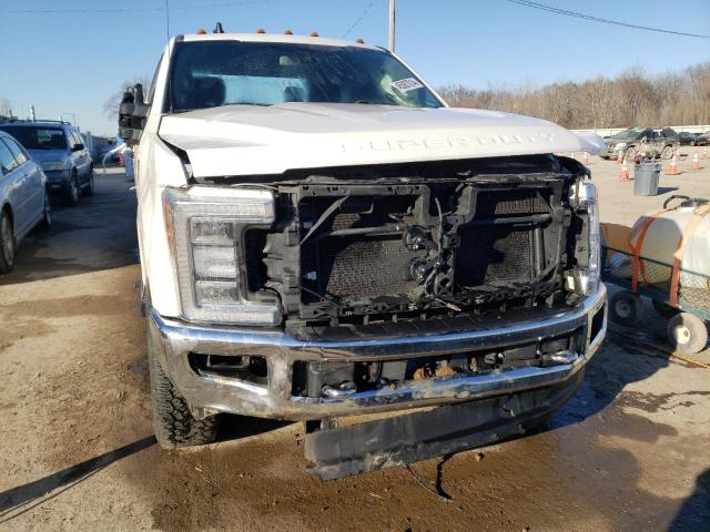 1FT7W2BT7KEE64215 - 2019 FORD F250 SUPER DUTY WHITE photo 5