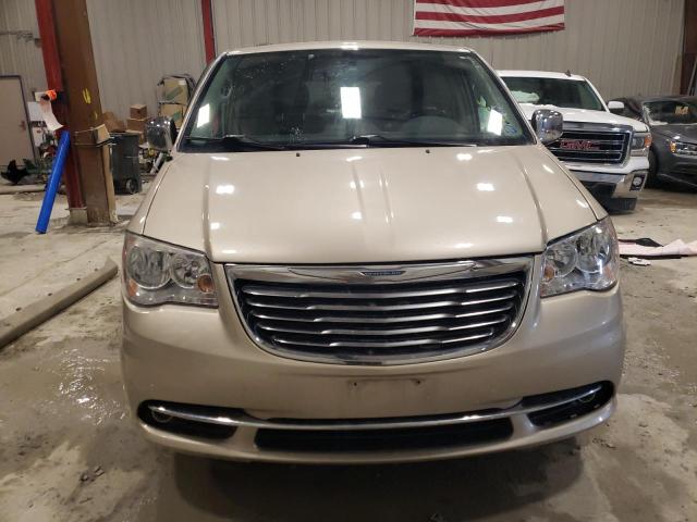2C4RC1CG9DR588490 - 2013 CHRYSLER TOWN & COU TOURING L TAN photo 5