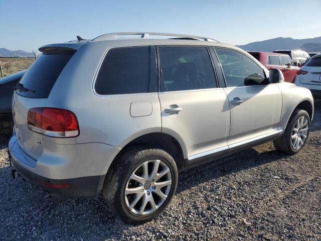 WVGBE77LX9D023323 - 2009 VOLKSWAGEN TOUAREG 2 V6 SILVER photo 3