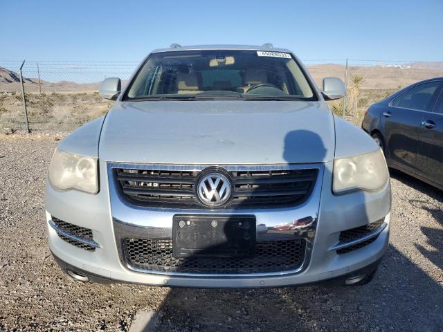 WVGBE77LX9D023323 - 2009 VOLKSWAGEN TOUAREG 2 V6 SILVER photo 5