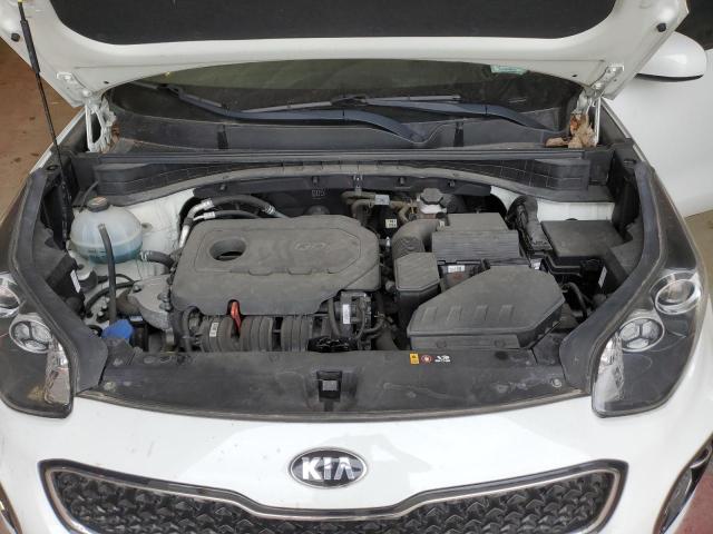 KNDPMCAC4J7489511 - 2018 KIA SPORTAGE LX WHITE photo 12