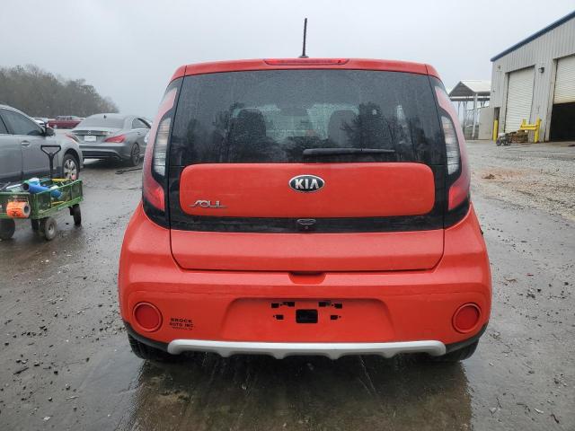 KNDJP3A59J7513607 - 2018 KIA SOUL + RED photo 6