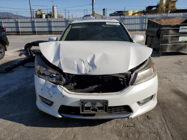 1HGCR3F91FA004668 - 2015 HONDA ACCORD TOURING WHITE photo 5