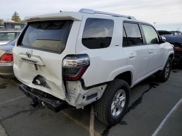 JTEBU5JR4F5270895 - 2015 TOYOTA 4RUNNER SR5 WHITE photo 3