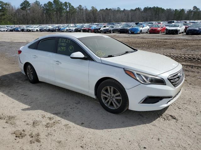 5NPE24AF0FH152253 - 2015 HYUNDAI SONATA SE WHITE photo 4