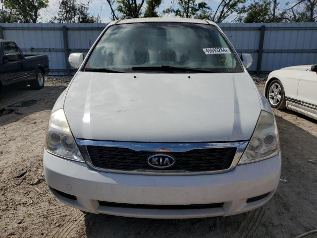 KNDMG4C75C6499957 - 2012 KIA SEDONA LX WHITE photo 5