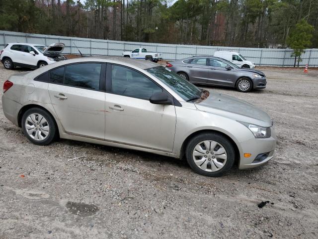 1G1PA5SH9D7324811 - 2013 CHEVROLET CRUZE LS GOLD photo 4