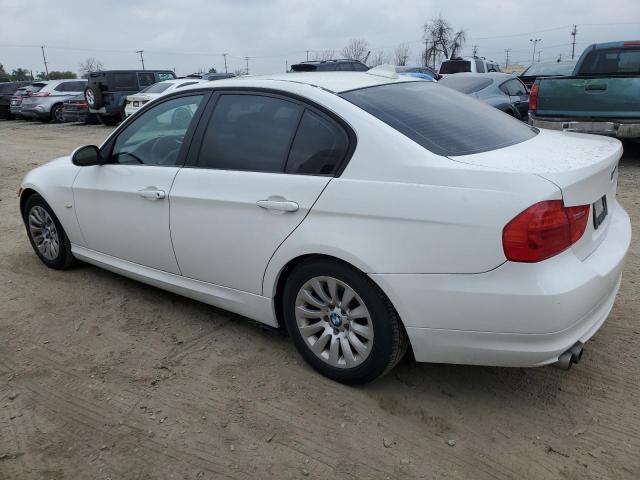 WBAPH7G58BNN07443 - 2011 BMW 328 I WHITE photo 2