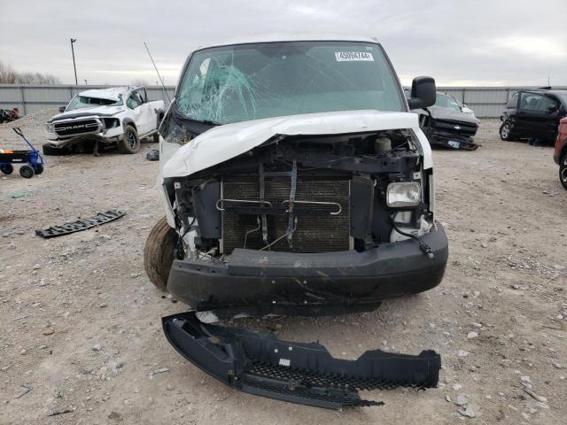 1GCWGFBG8E1189260 - 2014 CHEVROLET EXPRESS G2 WHITE photo 5