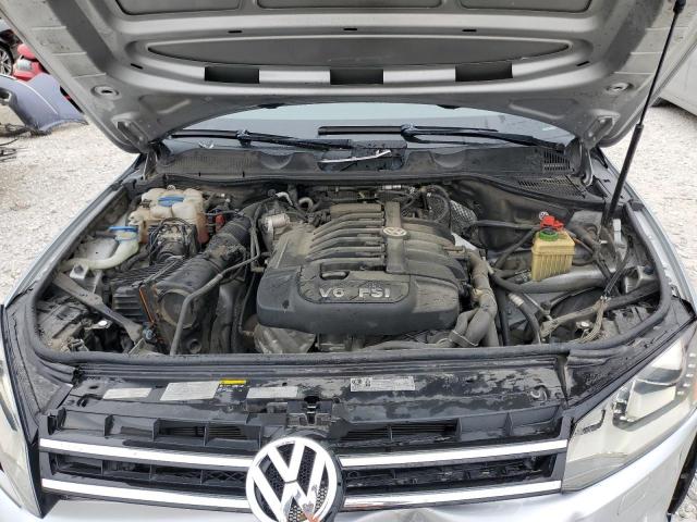 WVGEF9BP6ED006965 - 2014 VOLKSWAGEN TOUAREG V6 SILVER photo 11