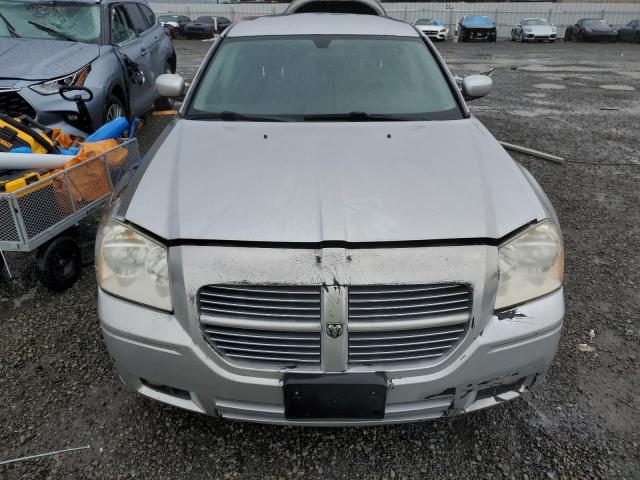 2D4FV47V56H412765 - 2006 DODGE MAGNUM SXT SILVER photo 5