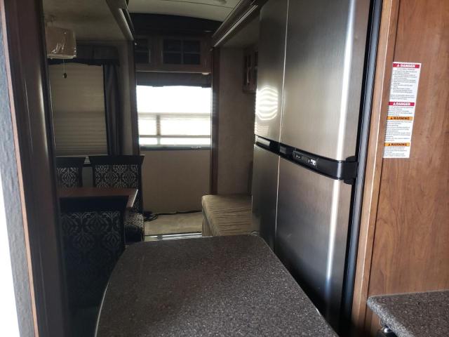 4YDF31021F4701962 - 2015 KEYSTONE MONTANA WHITE photo 6