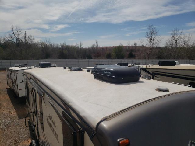 4YDF31021F4701962 - 2015 KEYSTONE MONTANA WHITE photo 9