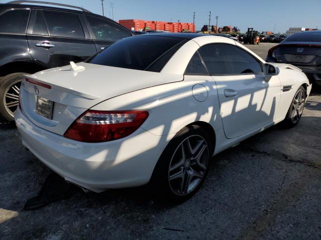 WDDPK4HA5EF075252 - 2014 MERCEDES-BENZ SLK 250 WHITE photo 3