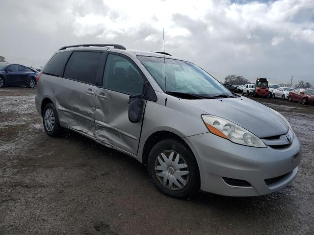 5TDZA23C06S587070 - 2006 TOYOTA SIENNA CE SILVER photo 4