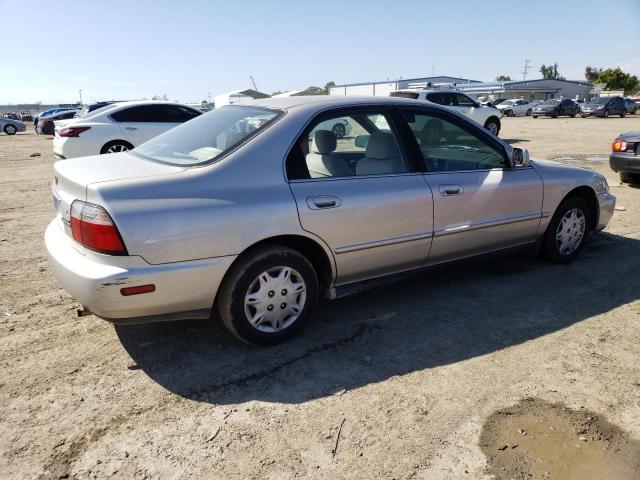 1HGCD5684TA134232 - 1996 HONDA ACCORD DX 25TH ANNIVERSARY TAN photo 3