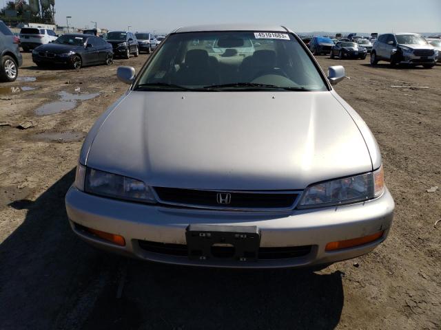 1HGCD5684TA134232 - 1996 HONDA ACCORD DX 25TH ANNIVERSARY TAN photo 5