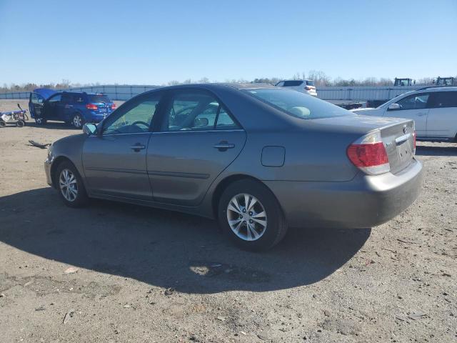 4T1BF30K05U603813 - 2005 TOYOTA CAMRY LE GRAY photo 2