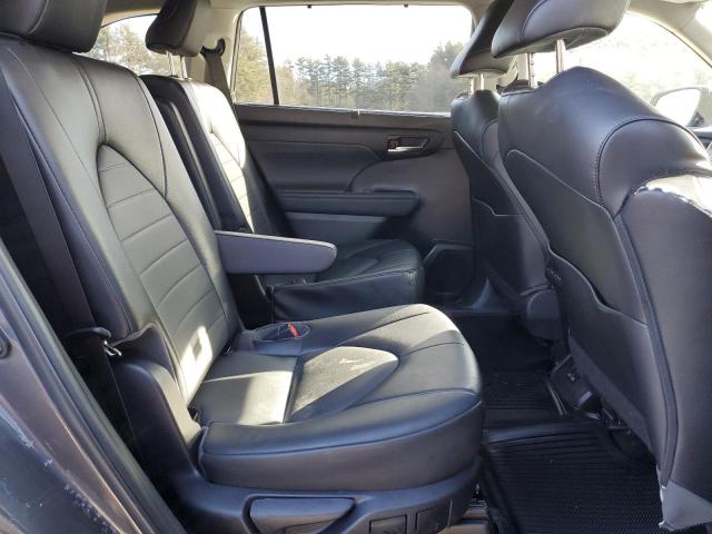 5TDGZRBH0NS213109 - 2022 TOYOTA HIGHLANDER XLE GRAY photo 11