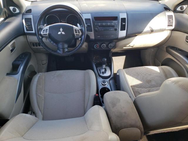 JA4JT3AW1CU002346 - 2012 MITSUBISHI OUTLANDER SE WHITE photo 8