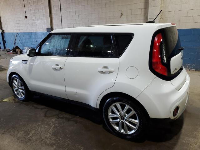 KNDJP3A50J7610999 - 2018 KIA SOUL + WHITE photo 2