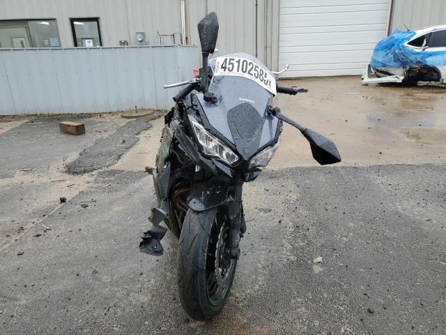 ML5EXER17SDAE6861 - 2025 KAWASAKI EX650 R Қара фото 2