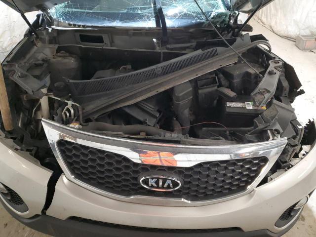 5XYKTCA69CG280083 - 2012 KIA SORENTO BASE SILVER photo 12