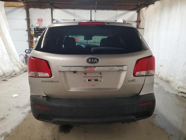 5XYKTCA69CG280083 - 2012 KIA SORENTO BASE SILVER photo 6