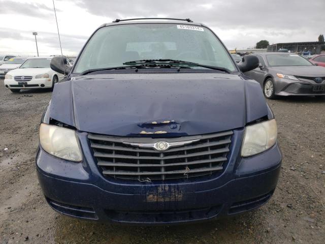 1C4GP45R25B233124 - 2005 CHRYSLER TOWN & COU BLUE photo 5