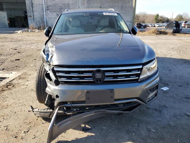 3VV3B7AX9KM012662 - 2019 VOLKSWAGEN TIGUAN SE GRAY photo 5