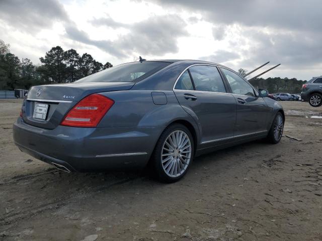 WDDNG8GB7AA360780 - 2010 MERCEDES-BENZ S 550 4MATIC GRAY photo 3
