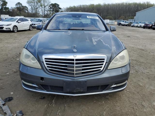 WDDNG8GB7AA360780 - 2010 MERCEDES-BENZ S 550 4MATIC GRAY photo 5
