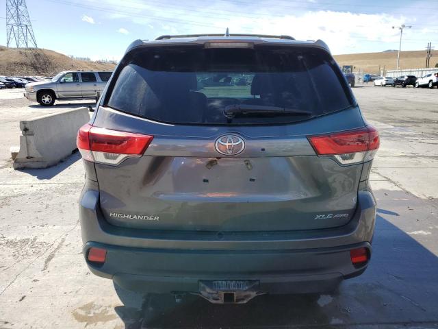 5TDJZRFH6HS438462 - 2017 TOYOTA HIGHLANDER SE GRAY photo 6