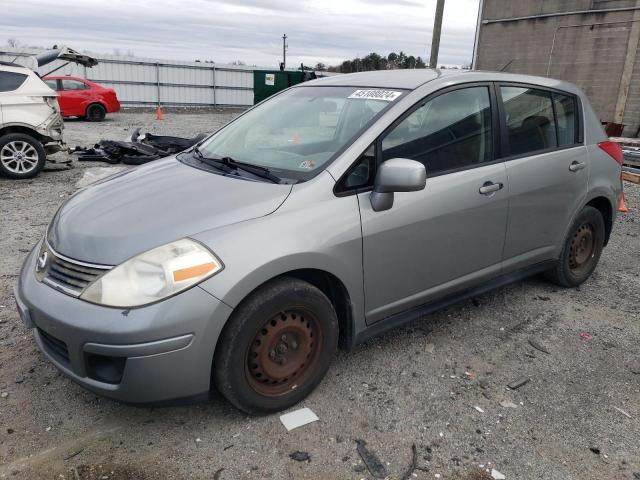 3N1BC13E28L356061 - 2008 NISSAN VERSA S GRAY photo 1