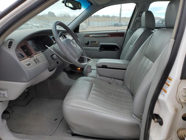 1LNHM81W24Y613734 - 2004 LINCOLN TOWN CAR EXECUTIVE Weiß Foto 7