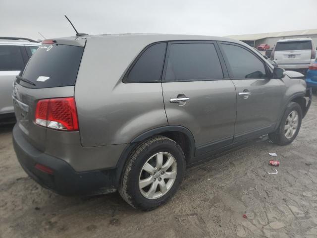 5XYKT3A11DG380362 - 2013 KIA SORENTO LX GRAY photo 3