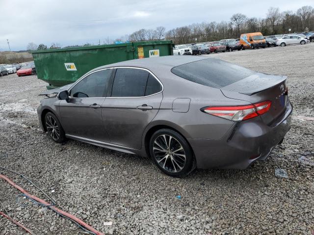 4T1B11HK0JU060156 - 2018 TOYOTA CAMRY L GRAY photo 2