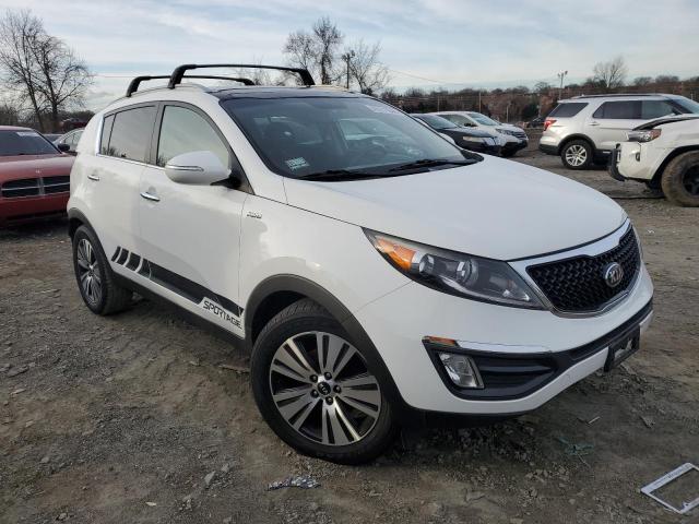 KNDPCCAC1G7834070 - 2016 KIA SPORTAGE EX WHITE photo 4